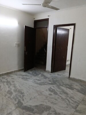 Room in 2 BHK Builder Floor at Saket – for Rent