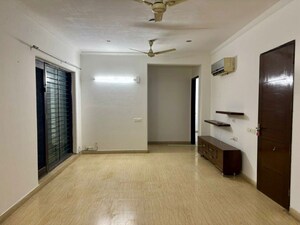 Room in 3 BHK Independent House at Sector 5 – for Rent