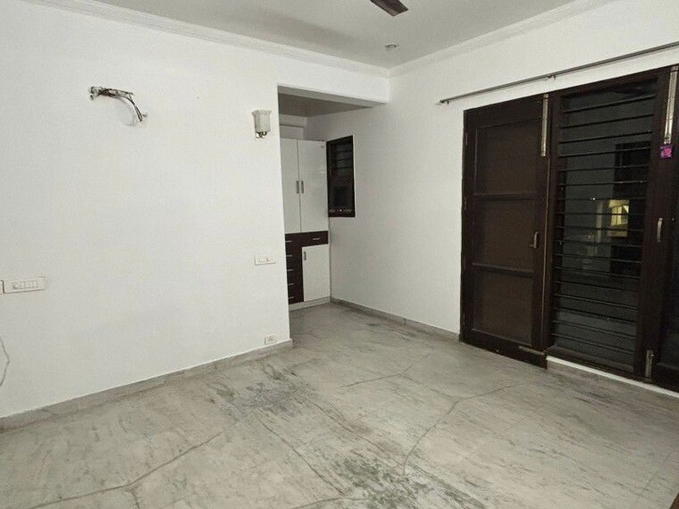 Room, sector 5 3 Bedroom 1600 Sq.Ft. Independent House In Sector 5 Gurgaon 10623367