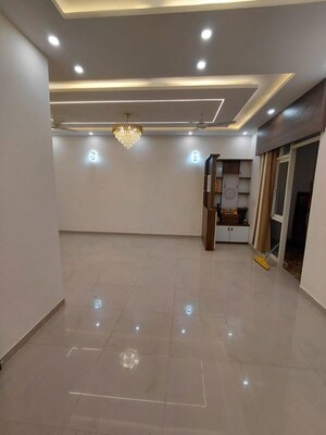 Room in 3.5 BHK Apartment at Water Works – for Rent