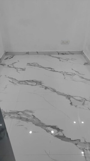 Room in 3 BHK Builder Floor at Nehru Enclave – for Rent