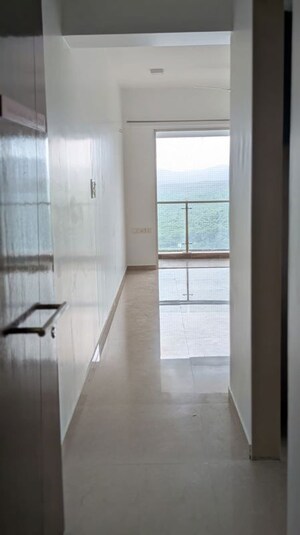 Room in 2 BHK Apartment at JP Decks, Goregaon East – for Sale