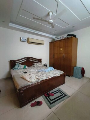 Bedroom in 3 BHK Builder Floor at Sector 46 – for Rent