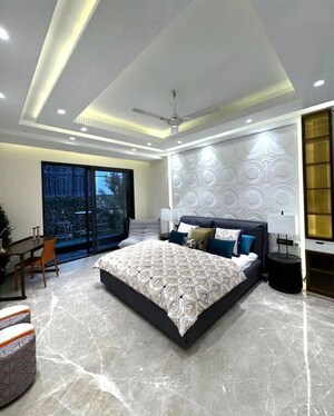 Bedroom in 2 BHK Builder Floor at Sector 23 – for Rent