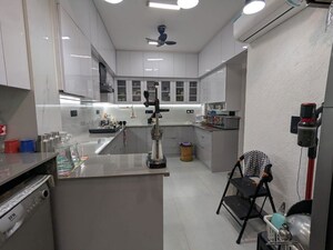 Team Area in 3 BHK Builder Floor at Sector 22 – for Rent