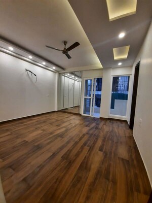 Room in 3 BHK Builder Floor at Sector 22 – for Rent