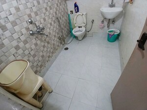 Bathroom in 3 BHK Builder Floor at Palam Vihar Residents Association, Palam Vihar – for Rent
