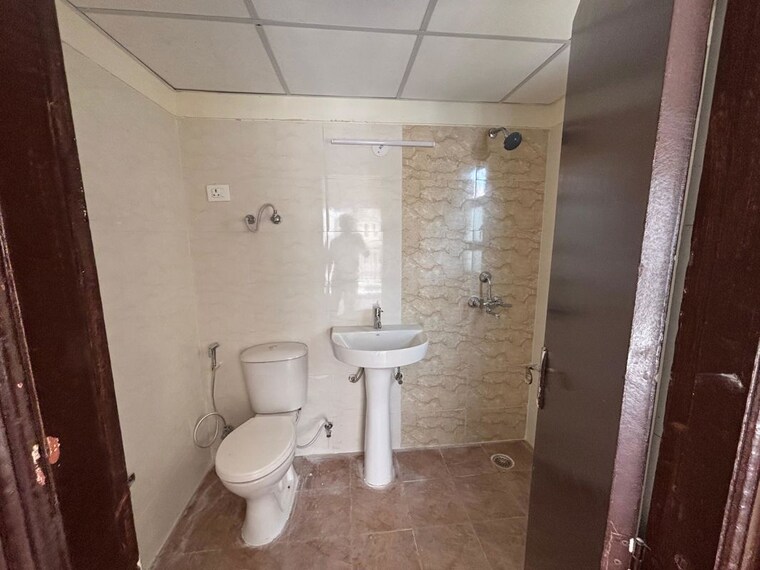Bathroom, amrapali-verona-heights 2 Bedroom 975 Sq.Ft. Apartment In Tech Zone 4 Greater Noida Greater Noida 10623431