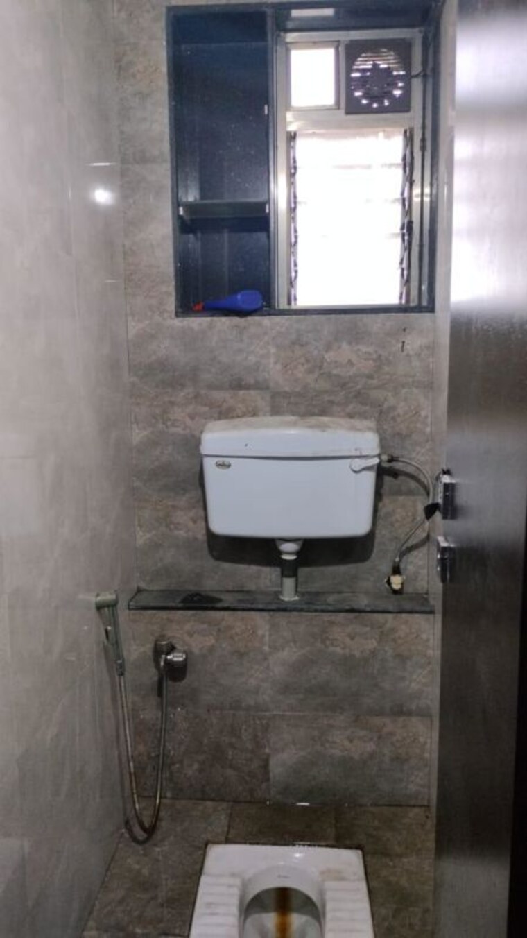 Bathroom, prajakta-apartment-bandra 1 RK 250 Sq.Ft. Apartment In Bandra East Mumbai 10623473