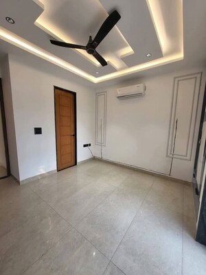 Room in 3 BHK Apartment at Freedom Fighters Enclave – for Rent
