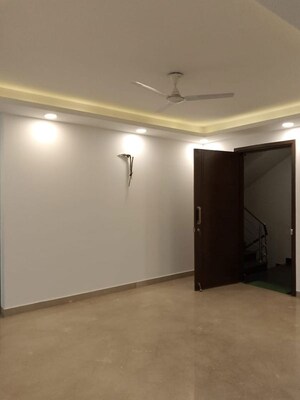 Room in 3 BHK Independent House at Sector 5 – for Rent