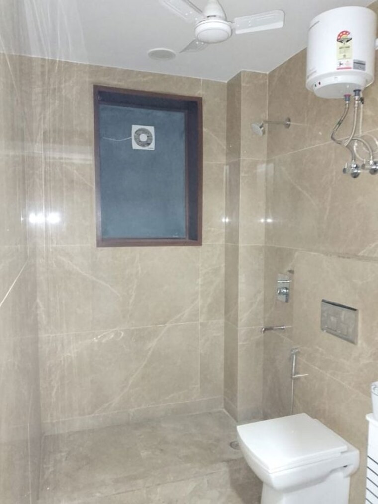 Bathroom, sector 5 3 Bedroom 1616 Sq.Ft. Independent House In Sector 5 Gurgaon 10623519