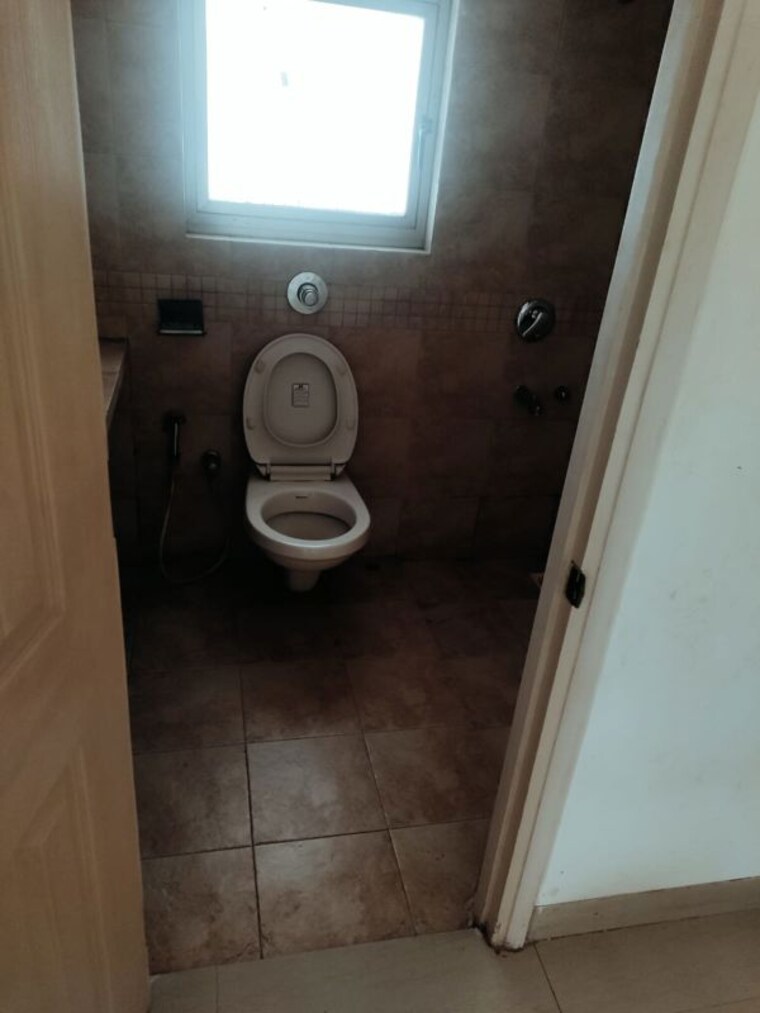 Bathroom, pricel-holm 3 Bedroom 1800 Sq.Ft. Apartment In Khar West Mumbai 10623501