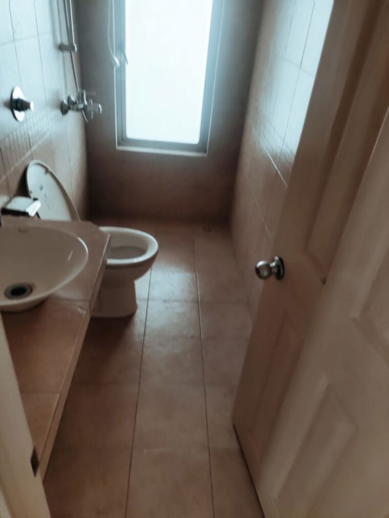 Bathroom, pricel-holm 3 Bedroom 1800 Sq.Ft. Apartment In Khar West Mumbai 10623501