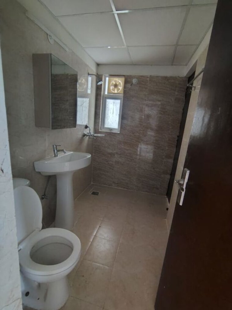 Bathroom, amrapali-terrace-homes 3 Bedroom 1700 Sq.Ft. Apartment In Tech Zone 4 Greater Noida Greater Noida 10623537