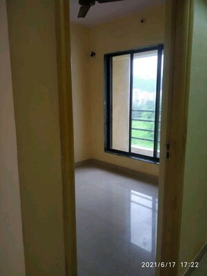 Room in 2 BHK Apartment at Unnathi Woods Phase 1 And 2, Ghodbunder Road – for Rent
