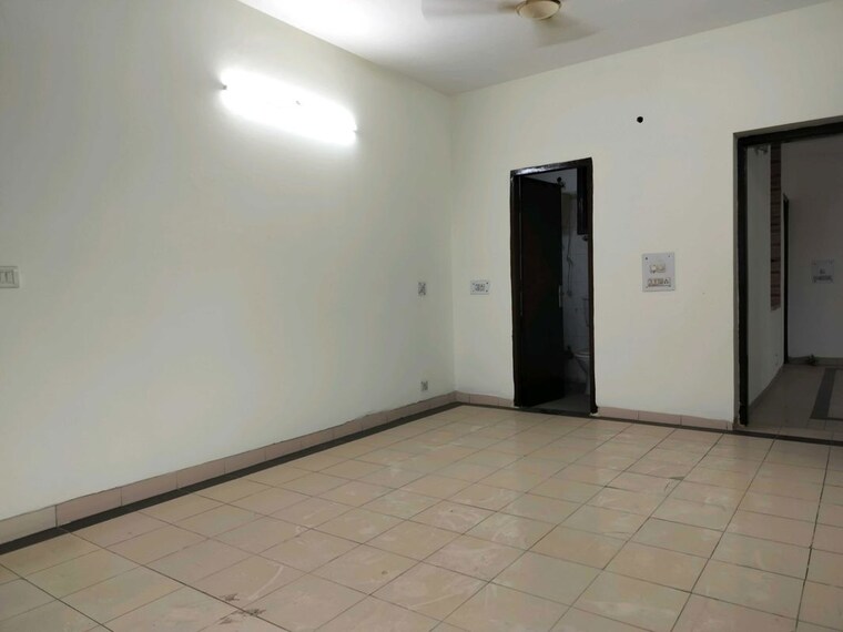 Room, sector 23 3 Bedroom 1500 Sq.Ft. Builder Floor In Sector 23 Gurgaon 10623557