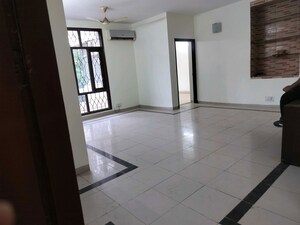 Room in 3 BHK Builder Floor at Sector 23 – for Rent