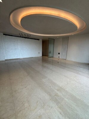 Bathroom in 4 BHK Apartment at Oberoi Enigma, Mulund West – for Sale