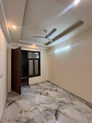Room in 1 BHK Builder Floor at Saket – for Rent