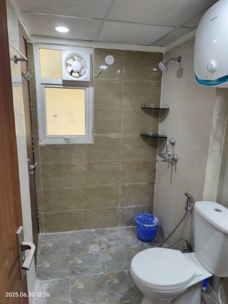 Bathroom, amrapali-terrace-homes 3 Bedroom 1600 Sq.Ft. Apartment In Tech Zone 4 Greater Noida Greater Noida 10623573