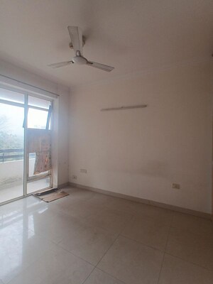 Room in 3 BHK Builder Floor at Sector 23 – for Rent