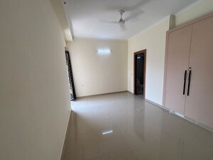 Furnished Amenities in 4 BHK Apartment at Amrapali Verona Heights, Tech Zone 4 Greater Noida – for Sale