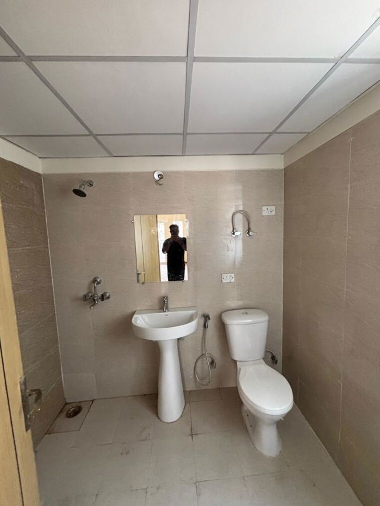 Bathroom, amrapali-verona-heights 4 Bedroom 2135 Sq.Ft. Apartment In Tech Zone 4 Greater Noida Greater Noida 10623611