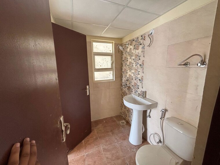 Bathroom, amrapali-verona-heights 4 Bedroom 2135 Sq.Ft. Apartment In Tech Zone 4 Greater Noida Greater Noida 10623611