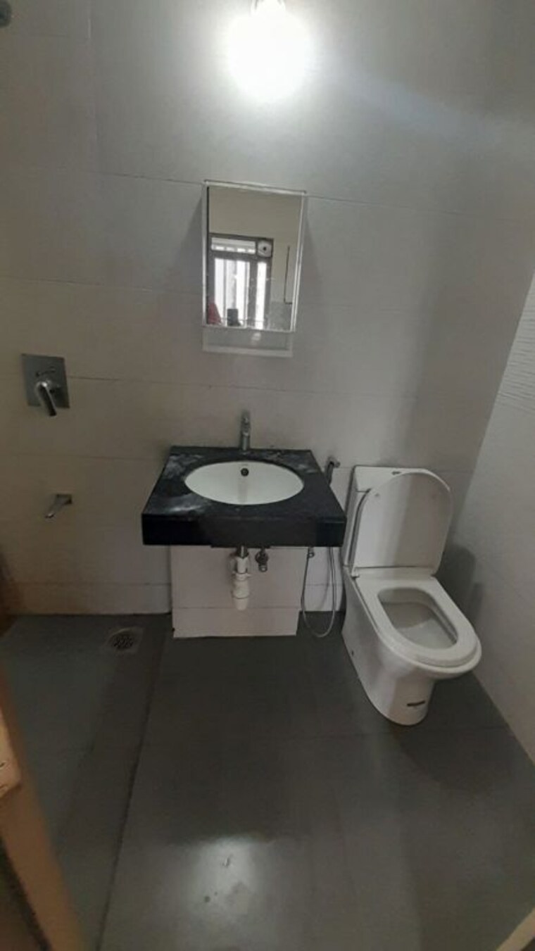 Bathroom, kalpataru-paramount 2 Bedroom 525 Sq.Ft. Apartment In Kapur Bawdi Thane 10623631