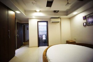 Team Area in 4 BHK Apartment at Satellite – for Sale
