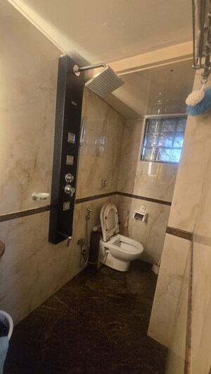 Bathroom in 2 BHK Apartment at Babulnath – for Rent