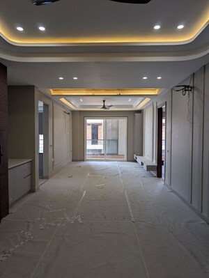 Building Lobby in 3 BHK Builder Floor at Sector 23 – for Rent
