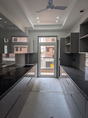 Building Lobby in 3 BHK Builder Floor at Sector 23 – for Rent