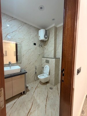 Bathroom in 1 BHK Builder Floor at Saket – for Rent