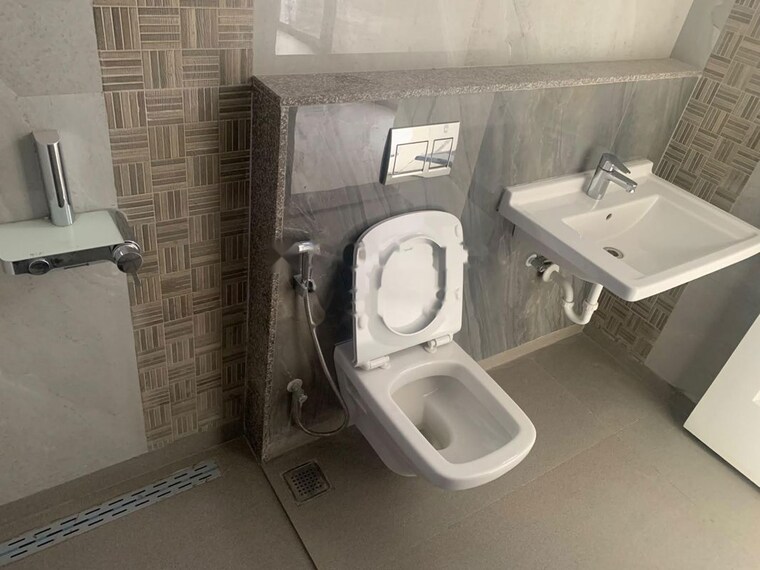Bathroom, kumar-47-east-a 2 Bedroom 850 Sq.Ft. Apartment In Magarpatta City Pune 10623721