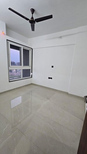 Room in 2 BHK Apartment at Pristine Allure, Kharadi – for Rent