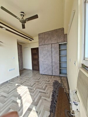 Room in 3.5 BHK Apartment at Maxworth Premier Urban, Sector 15 – for Sale