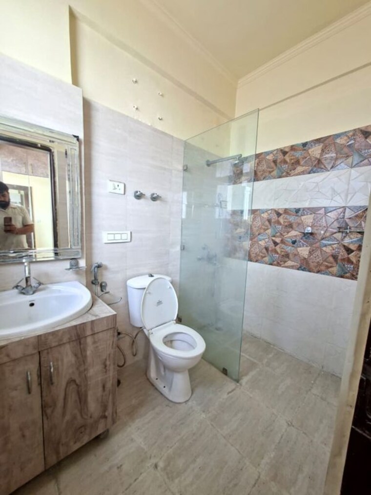Bathroom, maxworth-premier-urban 3.5 Bedroom 1810 Sq.Ft. Apartment In Sector 15 Gurgaon 10623782