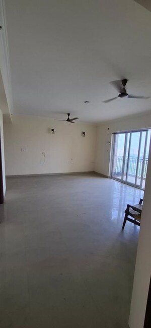 Room in 3 BHK Apartment at ATS Golf Meadows, Central Derabassi – for Rent