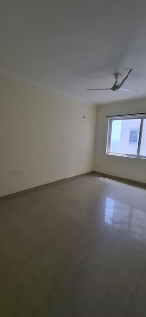 Room in 3 BHK Apartment at ATS Golf Meadows, Central Derabassi – for Rent