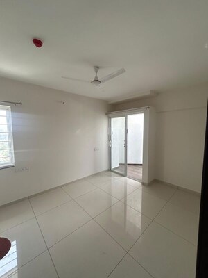 Room in 2 BHK Apartment at Yashwin Orizzonte, Kharadi – for Rent