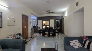 Team Area in 3 BHK Builder Floor at Sector 22 – for Rent