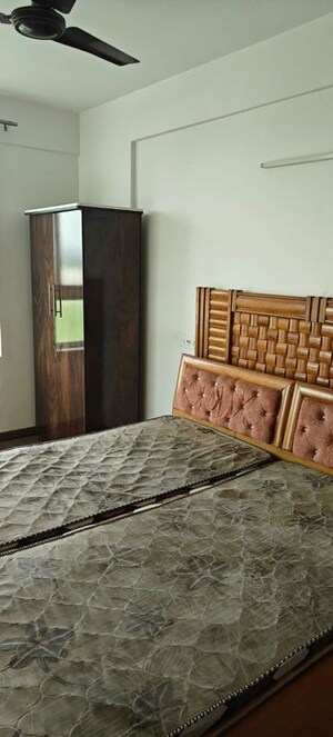 Bedroom in 3 BHK Apartment at Vip Road – for Rent