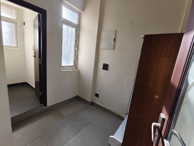 Bathroom, sector 23 3 Bedroom 1500 Sq.Ft. Builder Floor In Sector 23 Gurgaon 10623820