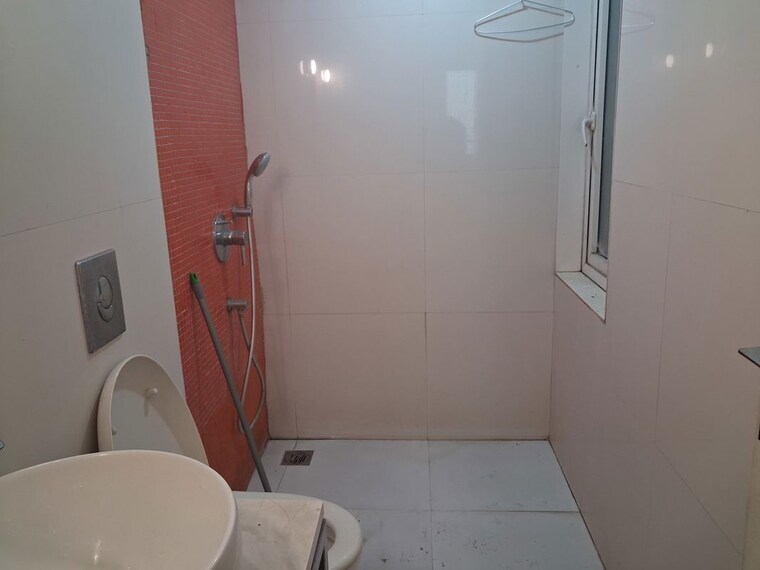 Bathroom, lodha-fiorenza 3 Bedroom 1100 Sq.Ft. Apartment In Goregaon East Mumbai 10623822