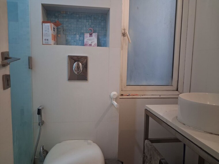 Bathroom, lodha-fiorenza 3 Bedroom 1100 Sq.Ft. Apartment In Goregaon East Mumbai 10623822