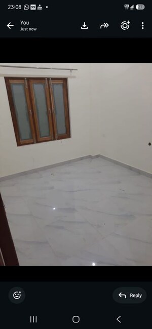 Room in 3 BHK Apartment at Mahalaxmi Apartments Mahanagar, Mahanagar – for Rent
