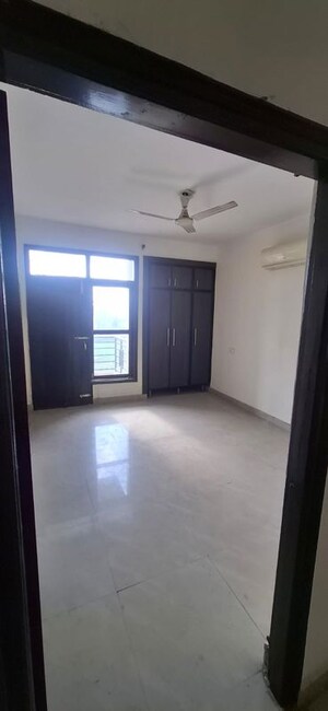 Room in 3 BHK Apartment at Nagla – for Rent