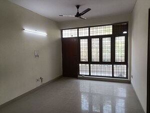 Room in 4 BHK Builder Floor at Sector 22 – for Rent